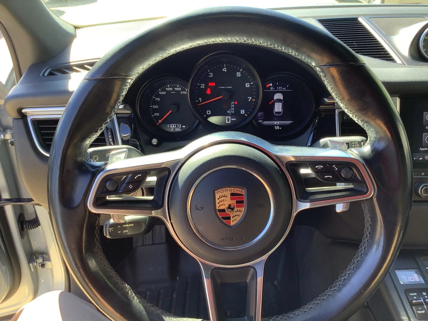 Used 2018 Porsche Macan Sport Edition AWD/4WD image 31