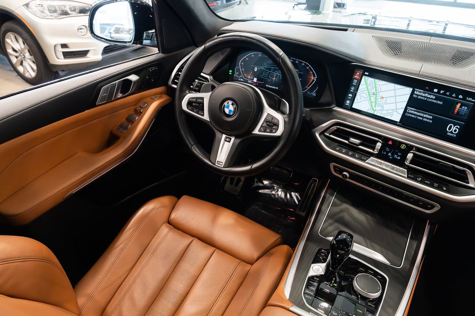 Used 2022 BMW X7 xDrive40i w/ M Sport Package image 11