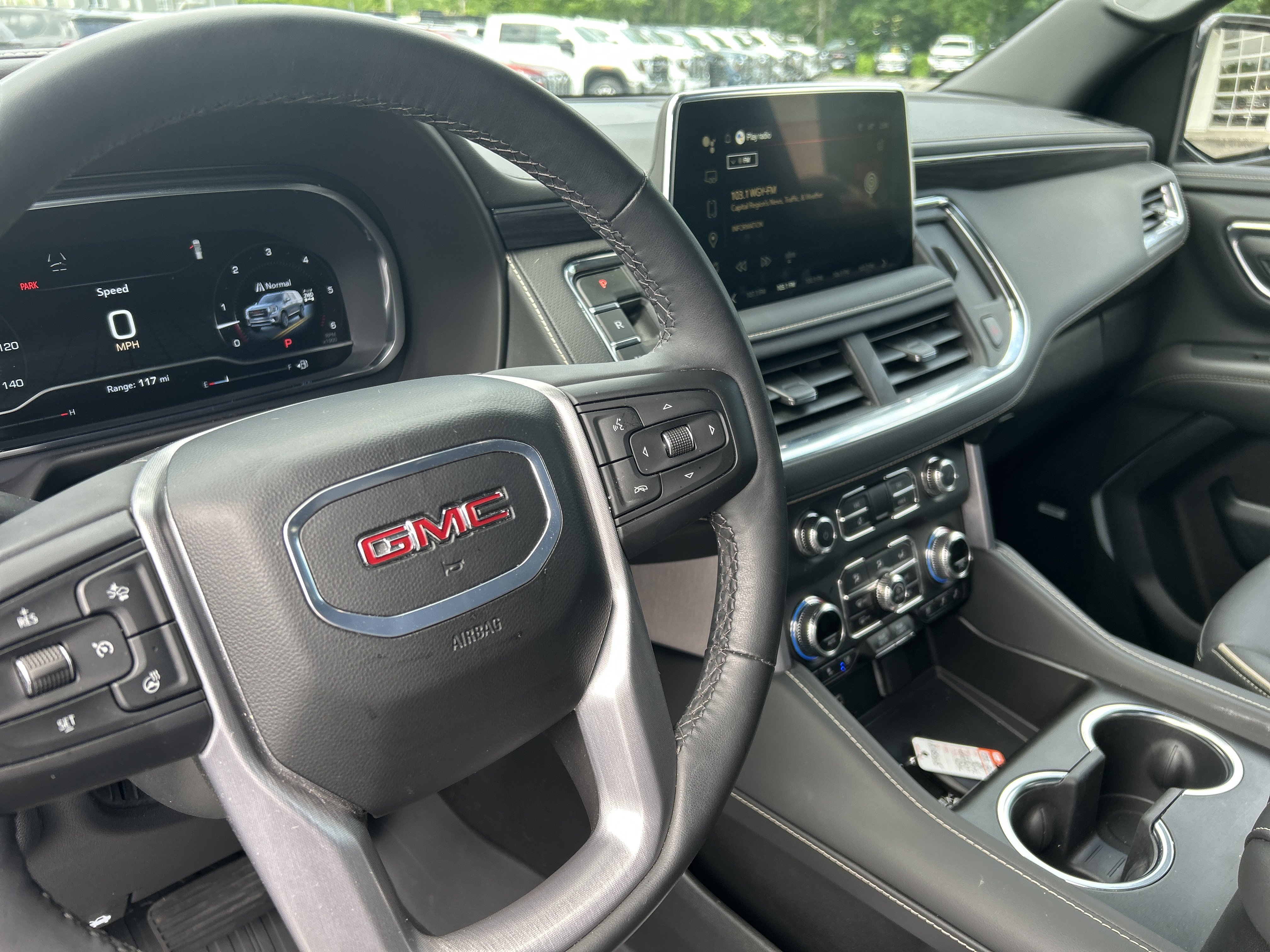 Certified 2024 GMC Yukon SLT w/ SLT Luxury Package AWD/4WD image 24