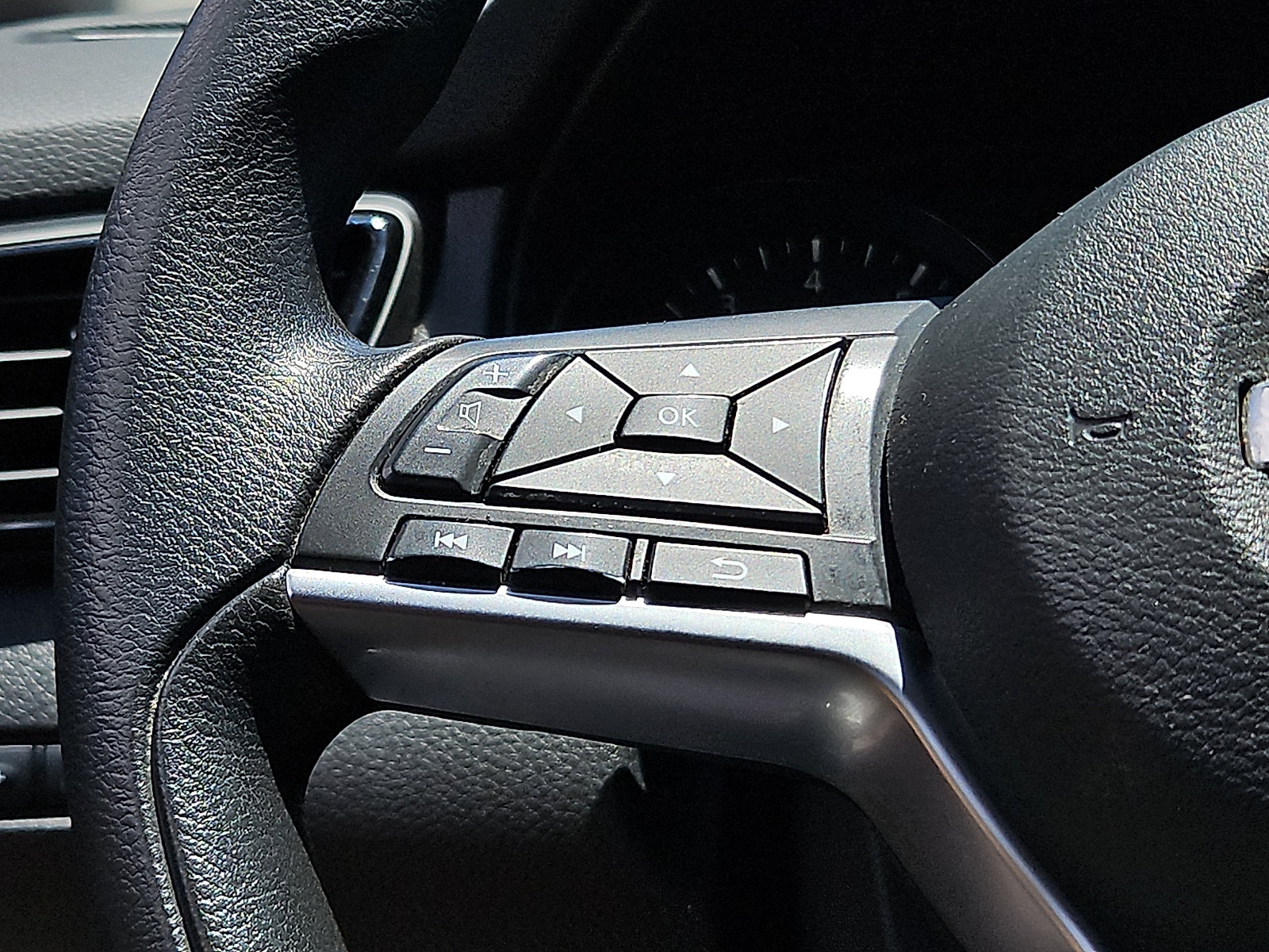Certified 2019 Nissan Rogue Sport S w/ Appearance Package AWD/4WD image 19
