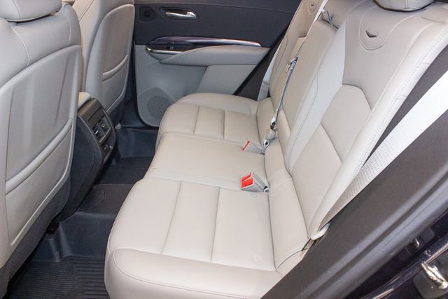 Used 2023 Cadillac XT4 Luxury w/ Cold Weather Package image 17