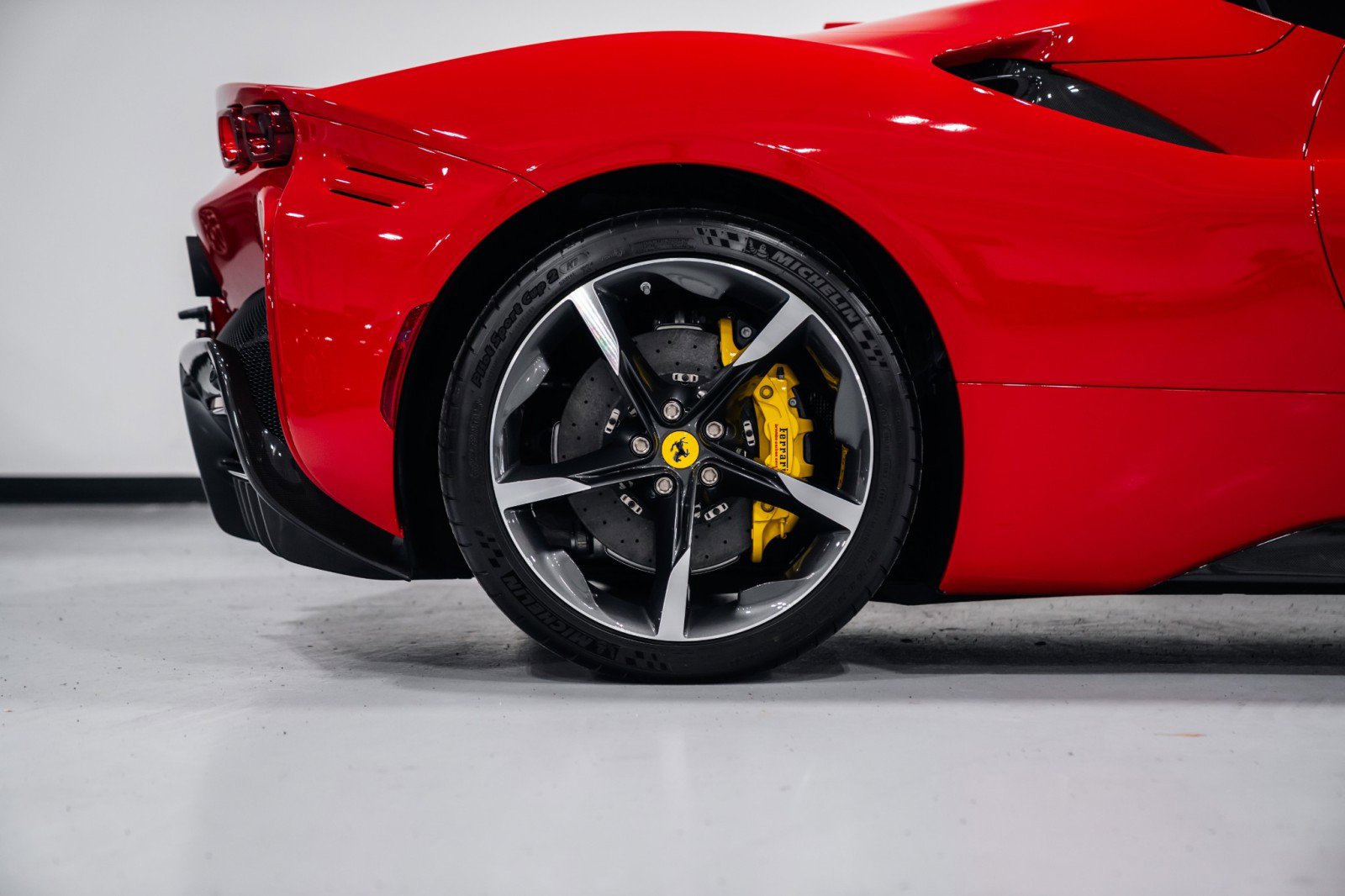 Used 2024 Ferrari SF90 Spider image 51