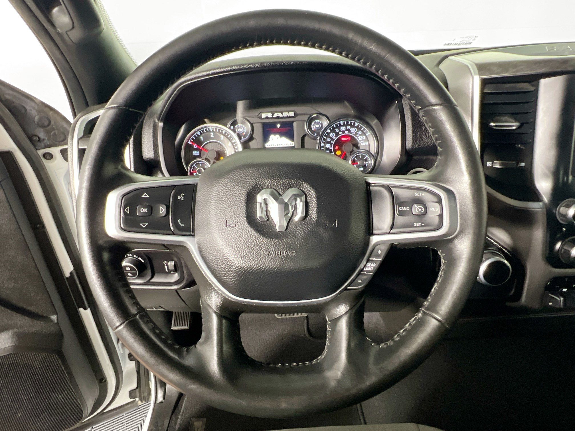 Used 2024 RAM 2500 Big Horn AWD/4WD image 17