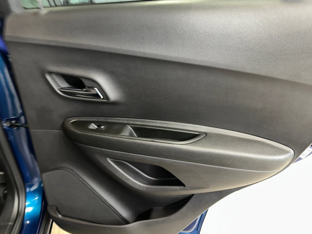 Used 2020 Chevrolet Trax LT w/ Driver Confidence Package image 26