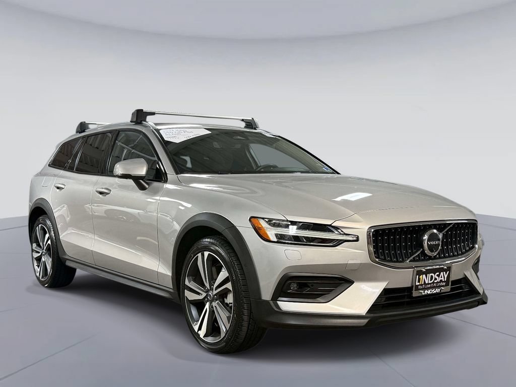 Used 2024 Volvo V60 B5 Cross Country Plus w/ Protection Package Premier AWD/4WD image 9