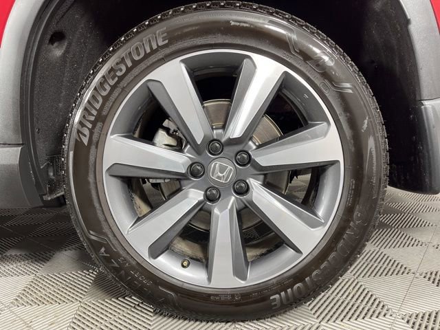 Used 2025 Honda Pilot Touring image 11