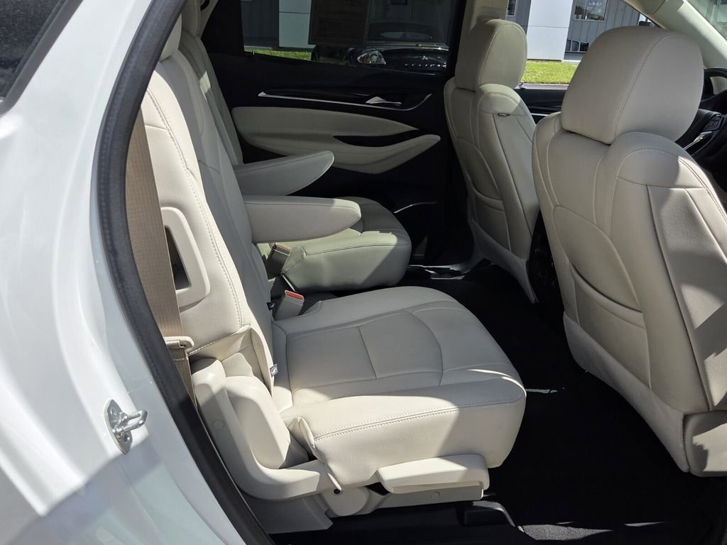 Used 2024 Buick Enclave Essence w/ Experience Buick Package AWD/4WD image 18