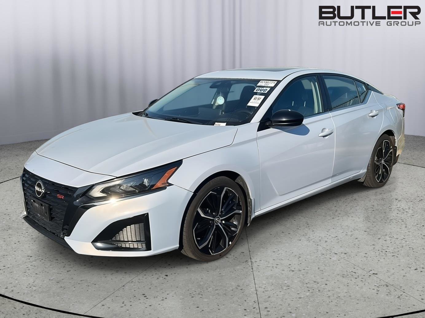 Used 2023 Nissan Altima 2.5 SR w/ SR Premium Package image 1