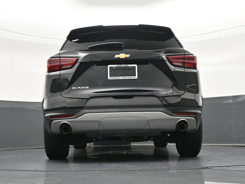 Used 2023 Chevrolet Blazer LT FWD image 27