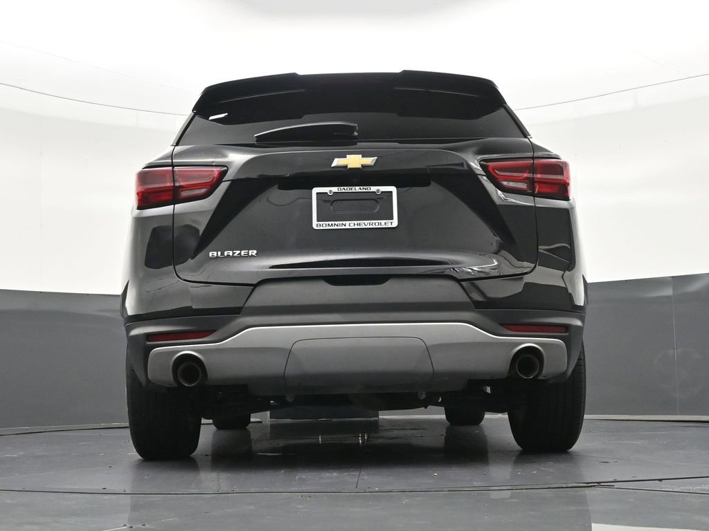 Used 2023 Chevrolet Blazer LT FWD image 27