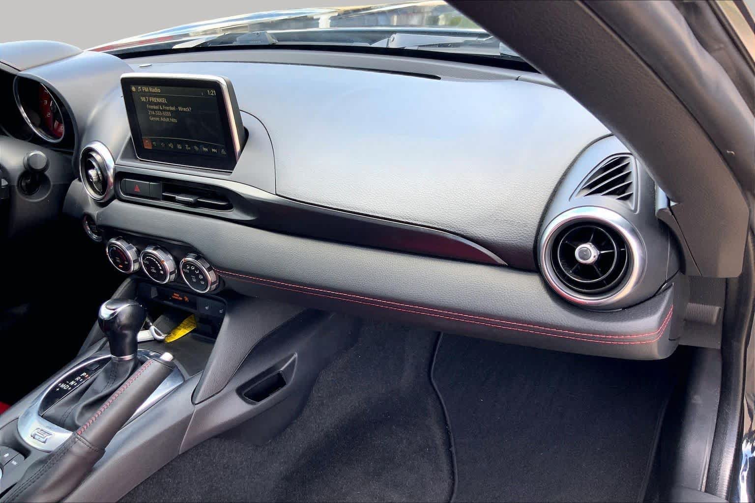 Used 2018 FIAT 124 Spider Abarth w/ Convenience Group RWD image 16