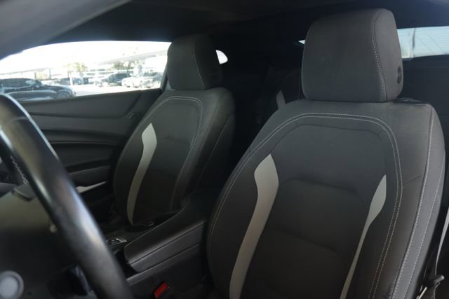 Used 2019 Chevrolet Camaro LT w/ RS Package image 9