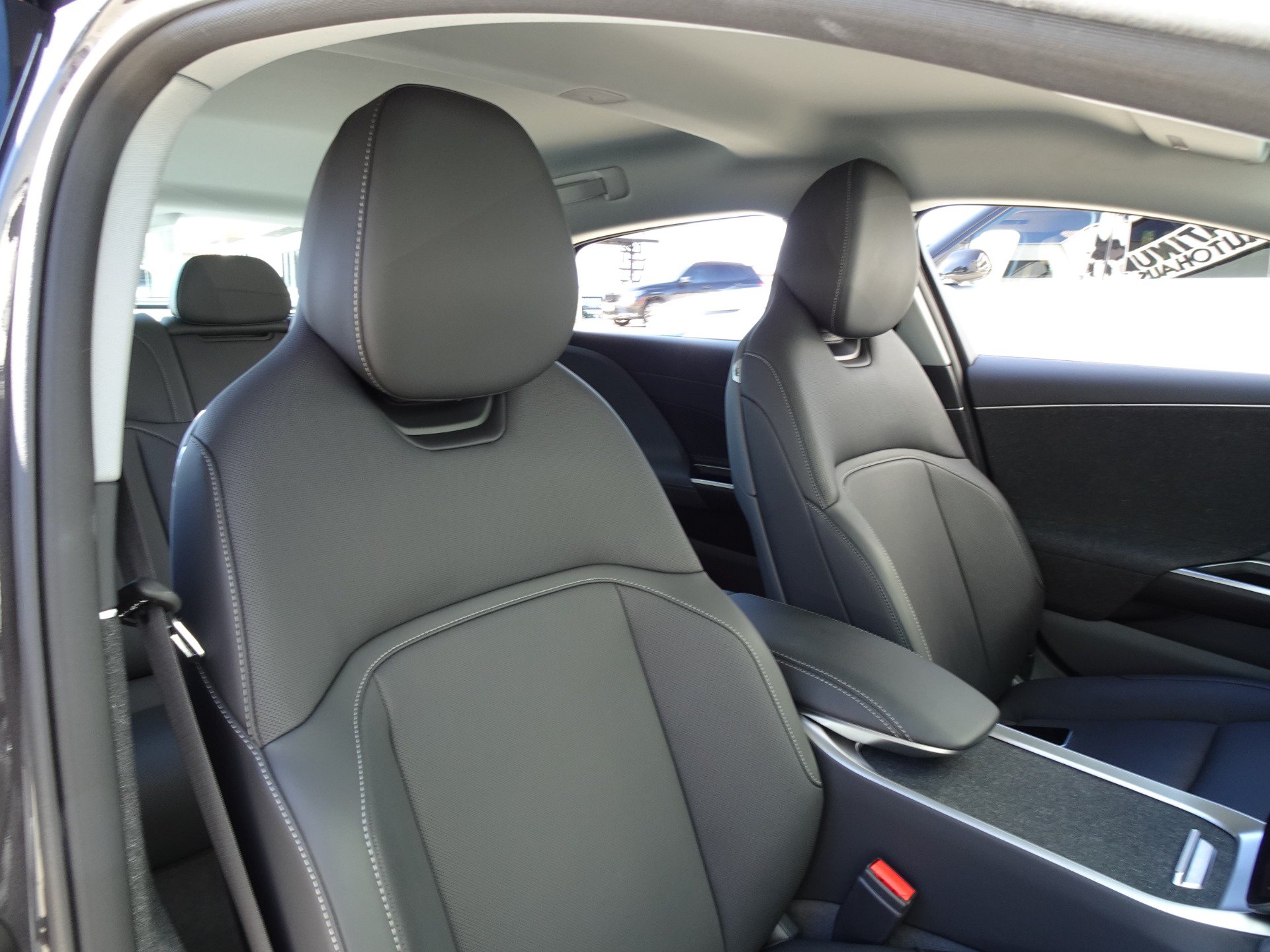 Used 2025 Lucid Air Touring AWD/4WD image 19