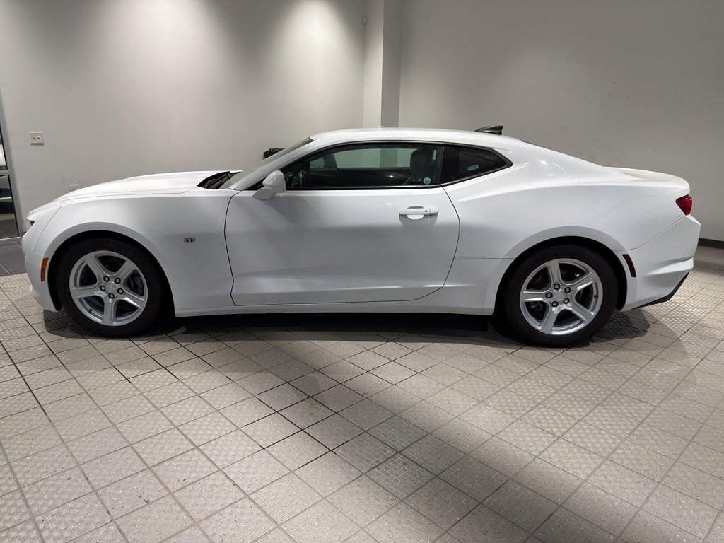 Used 2023 Chevrolet Camaro LT image 2