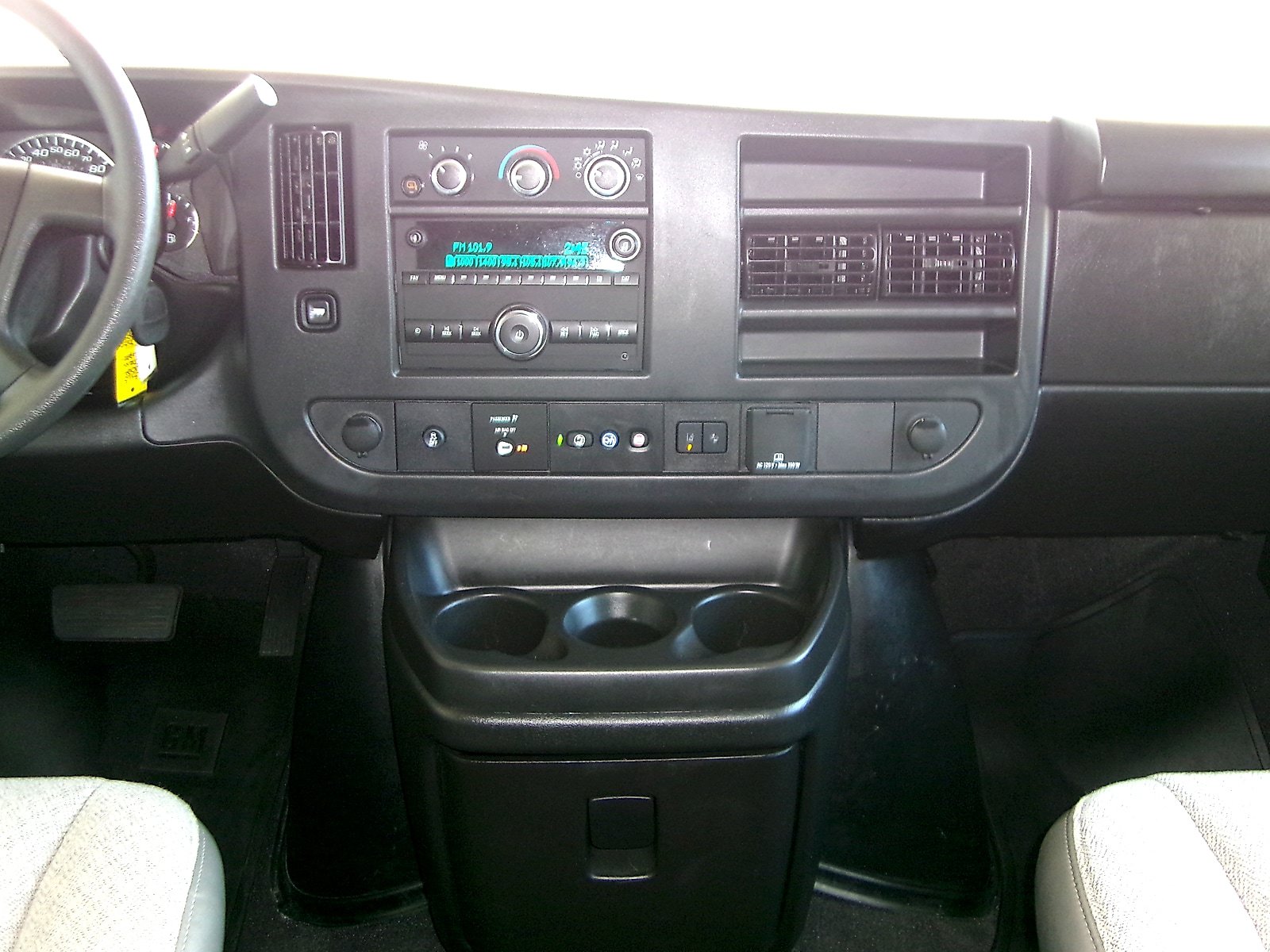 Used 2024 Chevrolet Express 3500 LT w/ LT Preferred Equipment Group RWD image 14