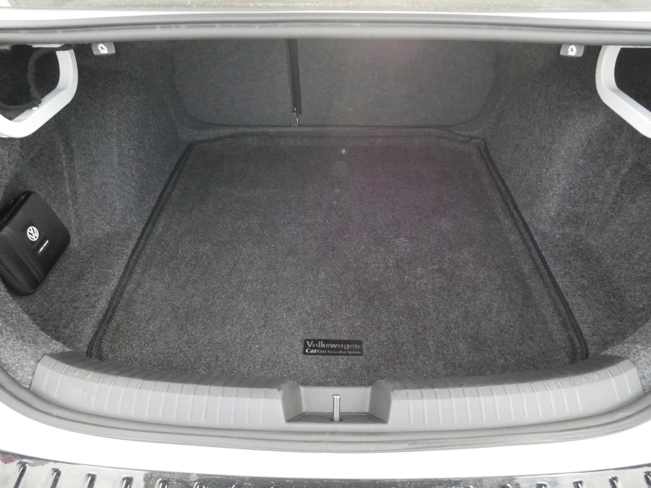 Certified 2022 Volkswagen Jetta SE w/ Panoramic Sunroof Package image 18