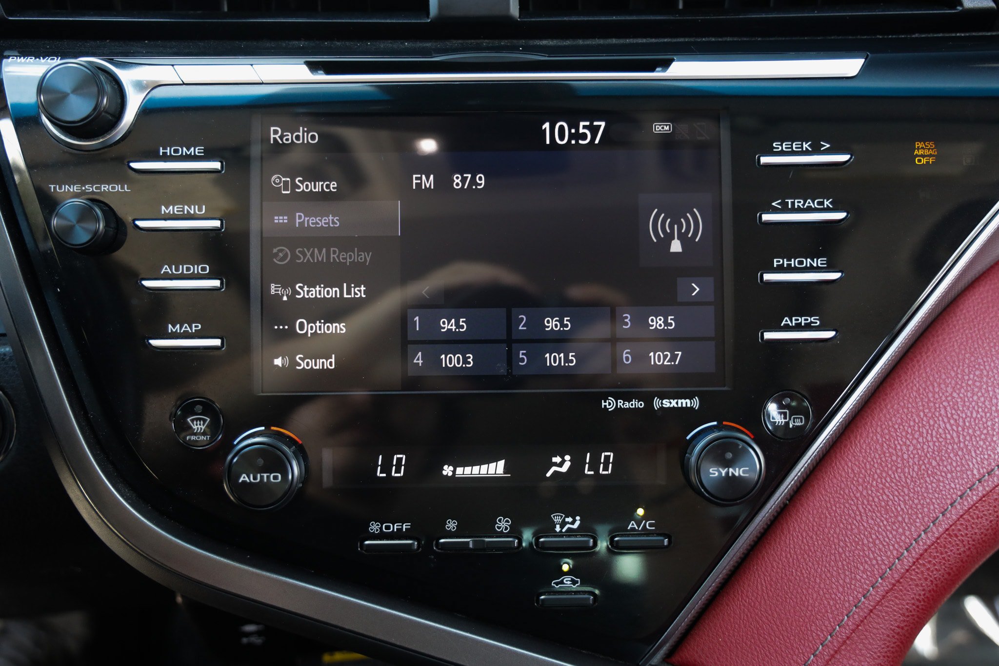 Used 2019 Toyota Camry XSE FWD image 36
