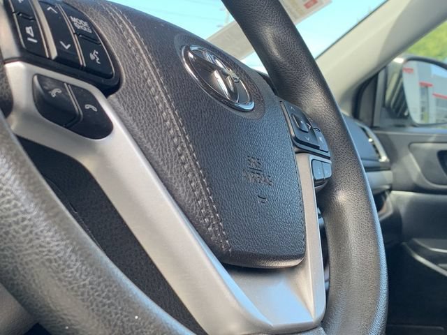 Certified 2019 Toyota Highlander LE AWD/4WD image 19