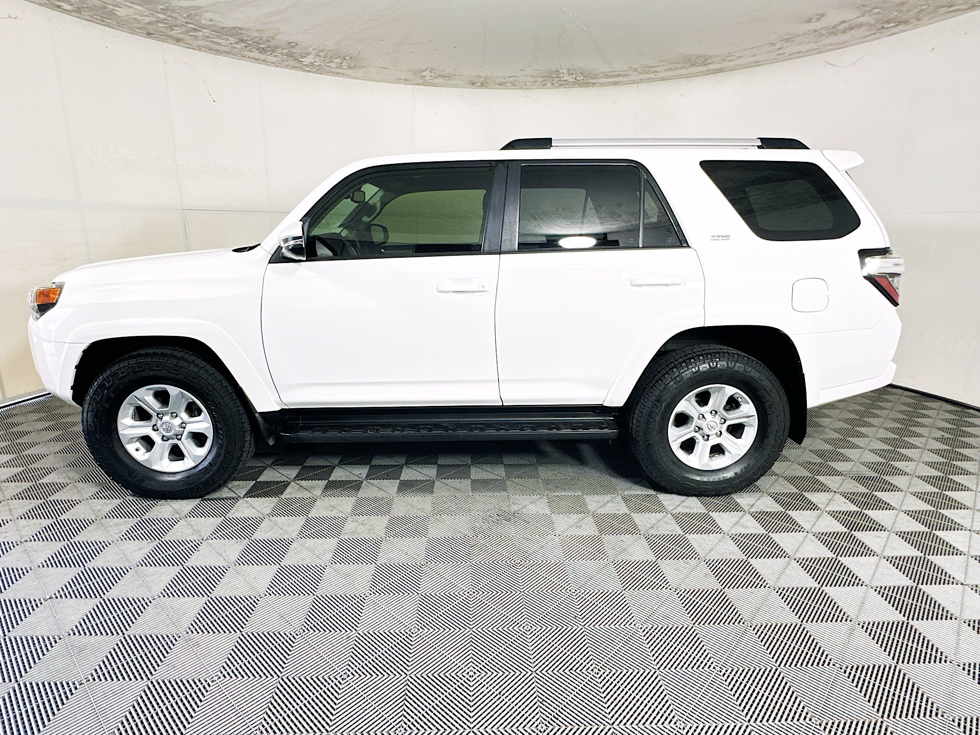 Used 2021 Toyota 4Runner SR5 Premium AWD/4WD image 6