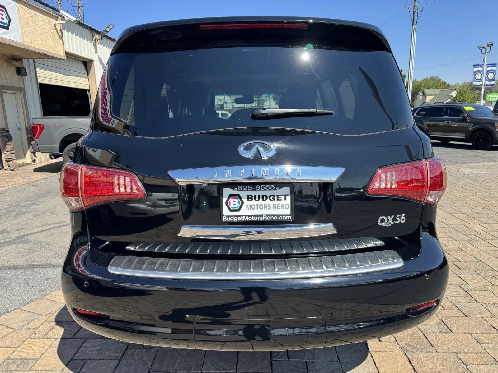 Used 2012 INFINITI QX56 4WD w/ Theater Pkg image 3