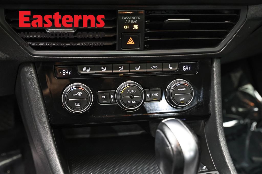 Used 2020 Volkswagen Jetta SE w/ SE Cold Weather Package image 20