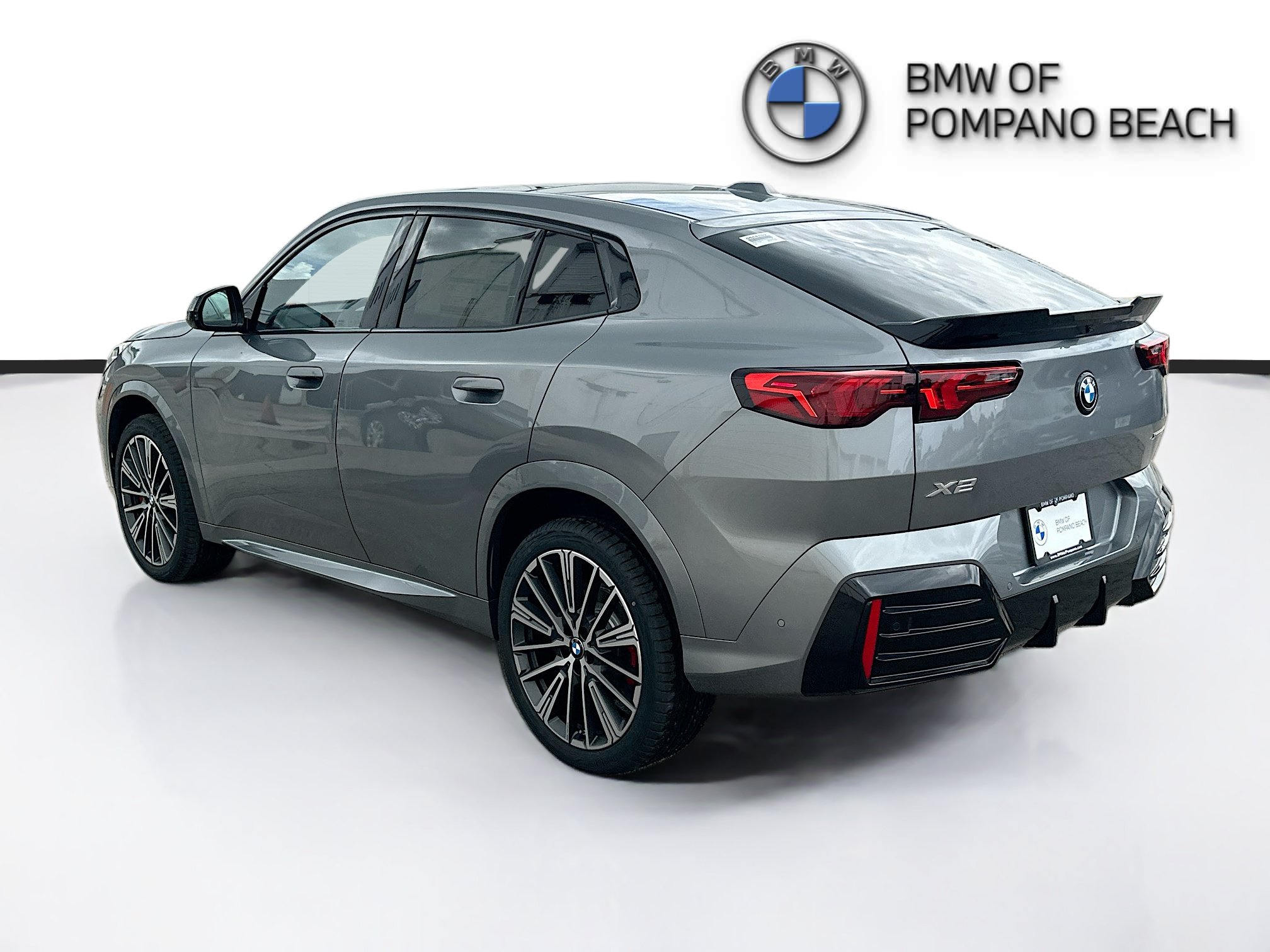 New 2026 BMW X2 xDrive28i w/ M Sport Package AWD/4WD image 4