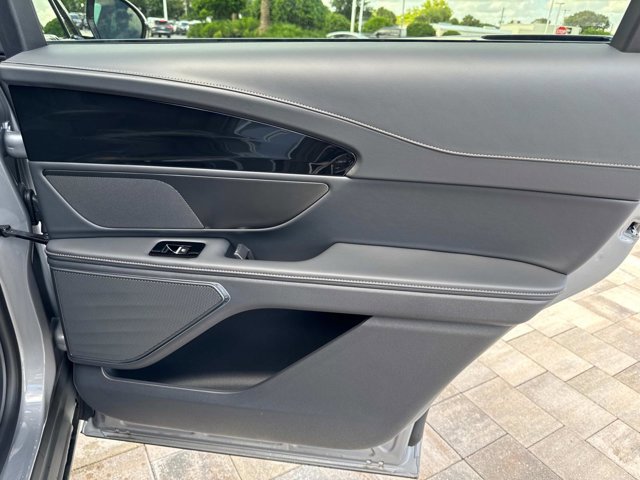 New 2025 Lincoln Nautilus Premier w/ Jet Appearance Package image 21