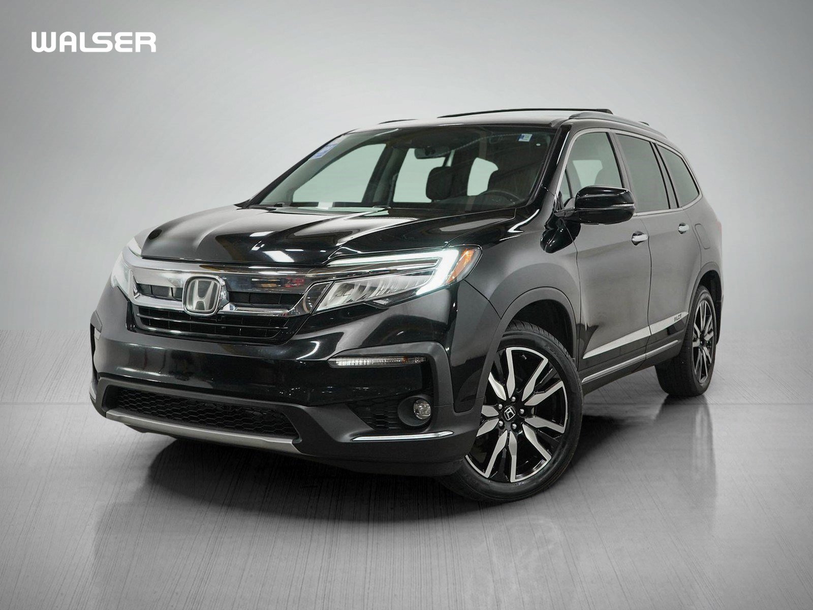 Used 2019 Honda Pilot Touring image 1