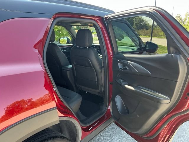 Used 2024 Chevrolet TrailBlazer RS w/ Driver Confidence Package AWD/4WD image 18