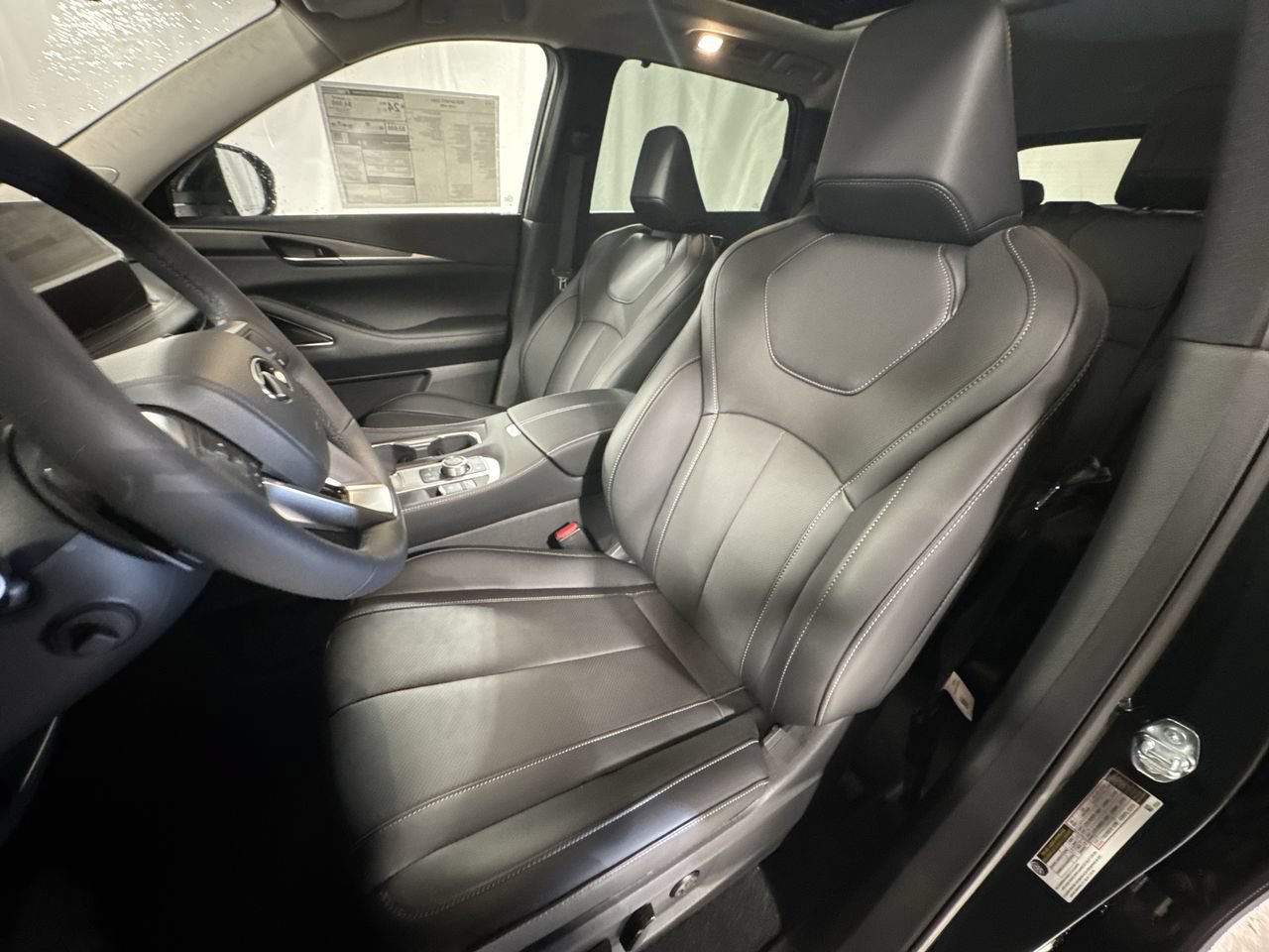 Certified 2026 INFINITI QX60 Luxe w/ Family Package AWD/4WD image 3