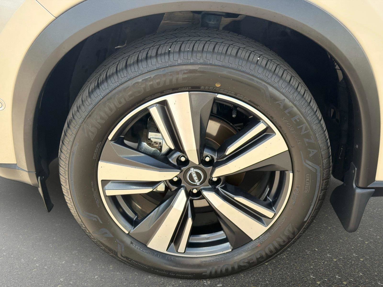 Used 2023 Nissan Rogue Platinum w/ Platinum Premium Package FWD image 10
