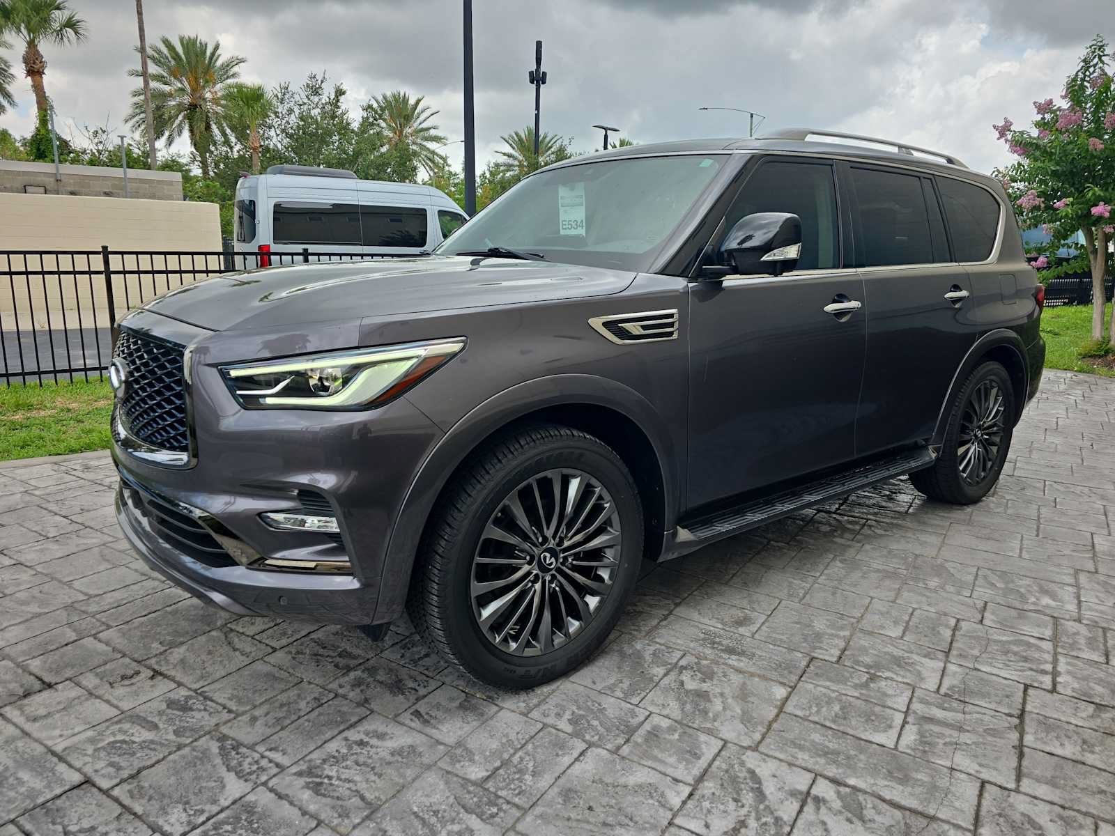 Certified 2023 INFINITI QX80 Premium Select w/ Cargo Package AWD/4WD image 8