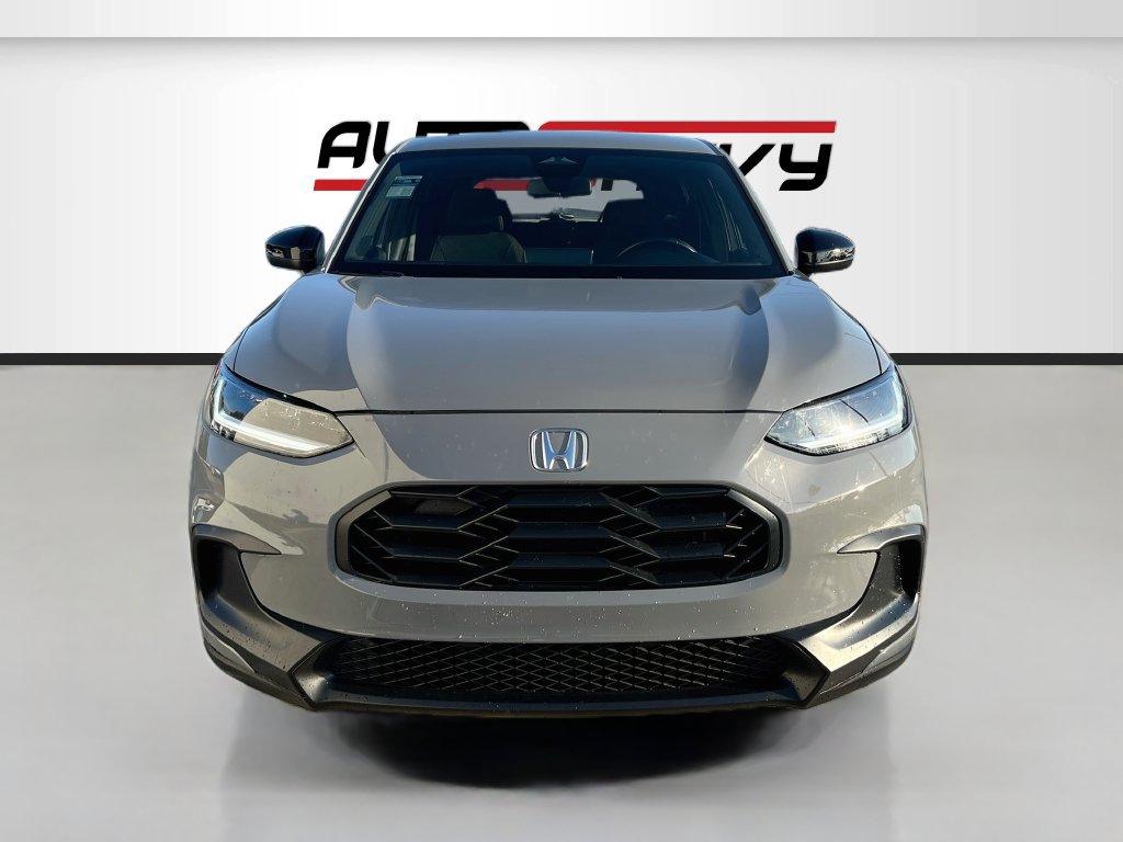 Used 2025 Honda HR-V Sport image 2