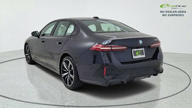 Used 2027 BMW 530i w/ M Sport Package RWD image 6