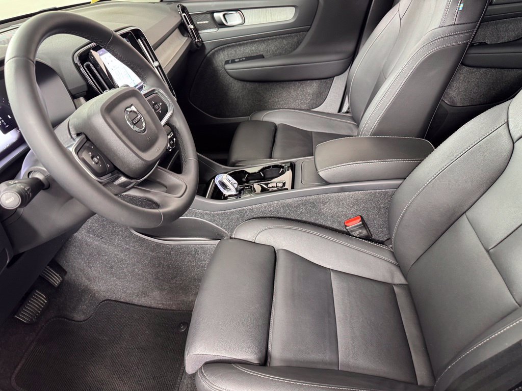 Certified 2024 Volvo XC40 B5 Plus w/ Protection Package Premier AWD/4WD image 20