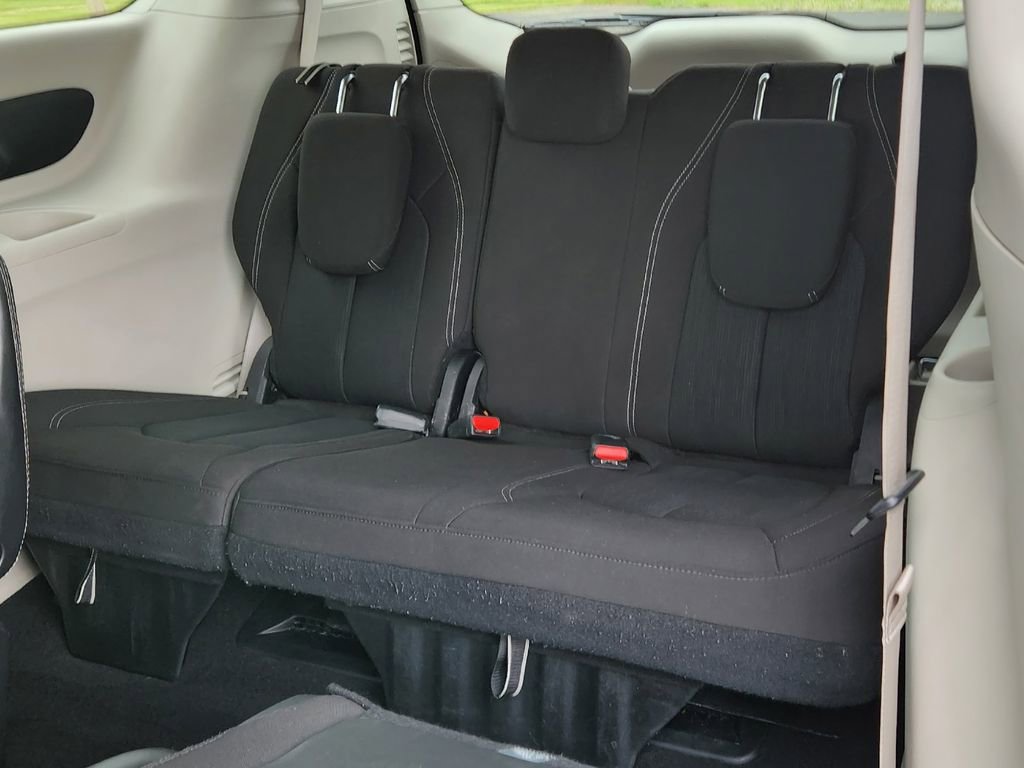 Used 2023 Chrysler Voyager LX FWD image 27