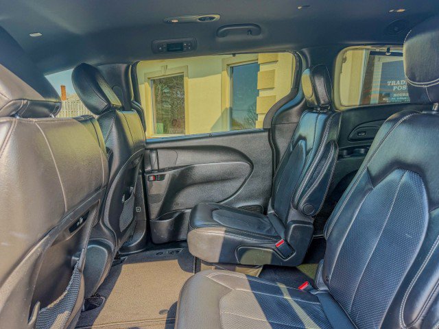 Used 2021 Chrysler Pacifica Touring-L w/ Premium & Safety Sphere Group FWD image 6