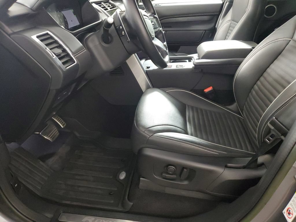Used 2023 Land Rover Discovery Metropolitan Edition AWD/4WD image 23