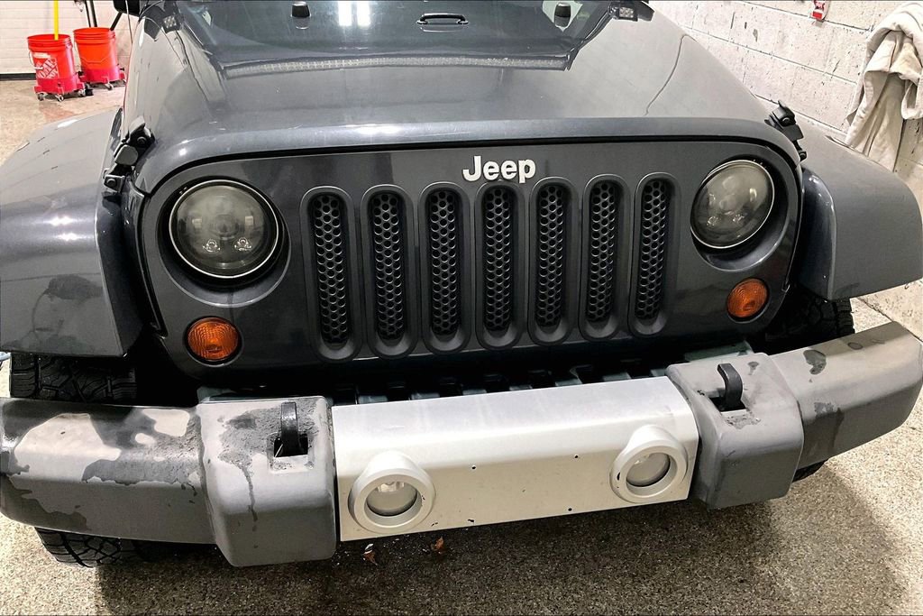 Used 2010 Jeep Wrangler Unlimited Sahara w/ Dual Top Group image 25