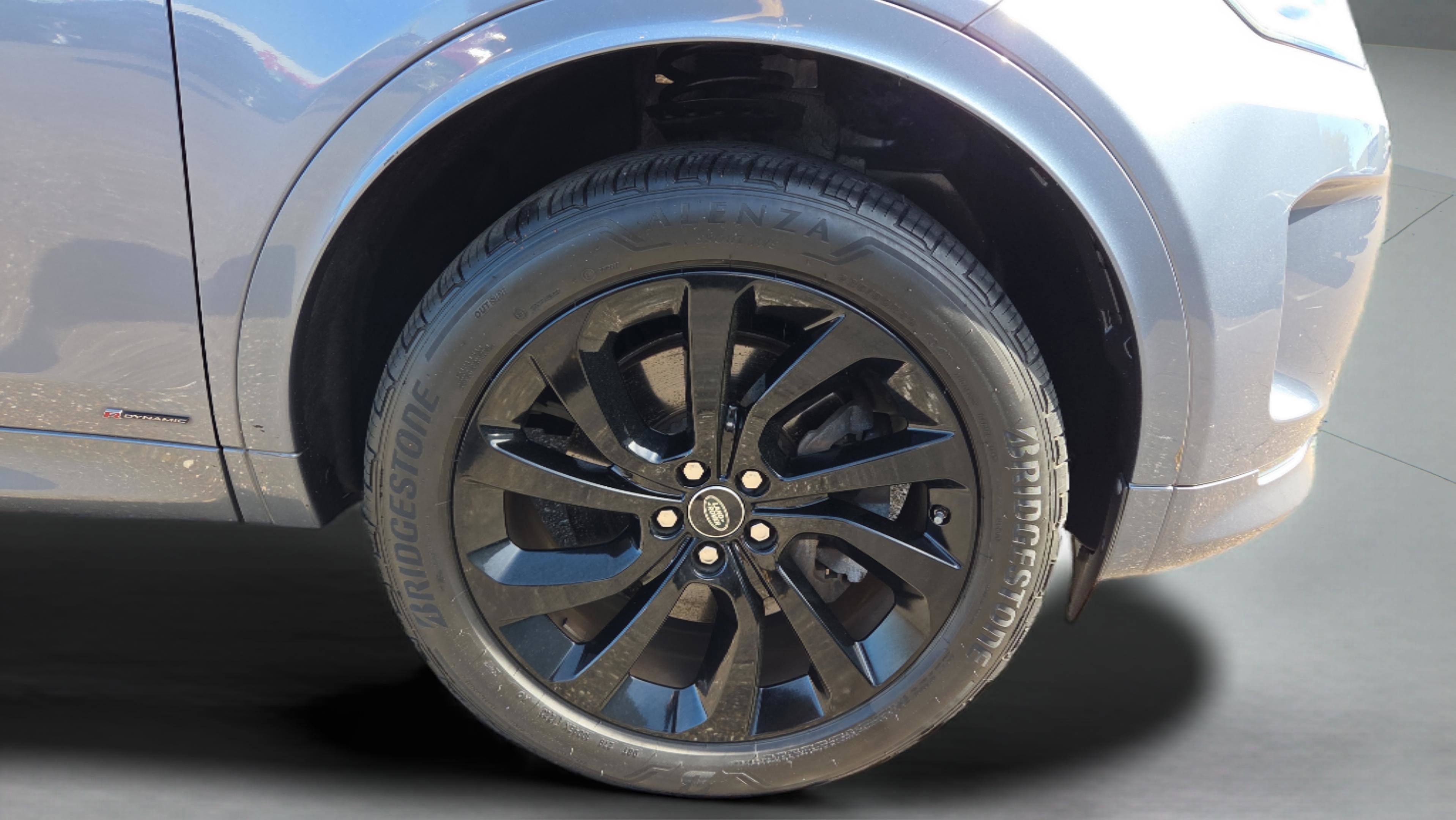 Used 2020 Land Rover Discovery Sport SE R-Dynamic image 23