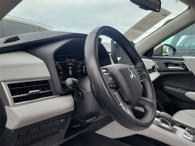 Used 2022 Mitsubishi Outlander SEL image 8