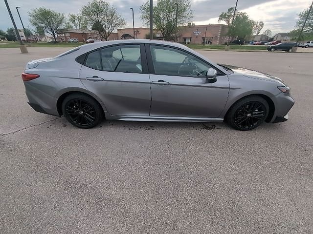 Used 2026 Toyota Camry SE w/ Convenience Package image 2