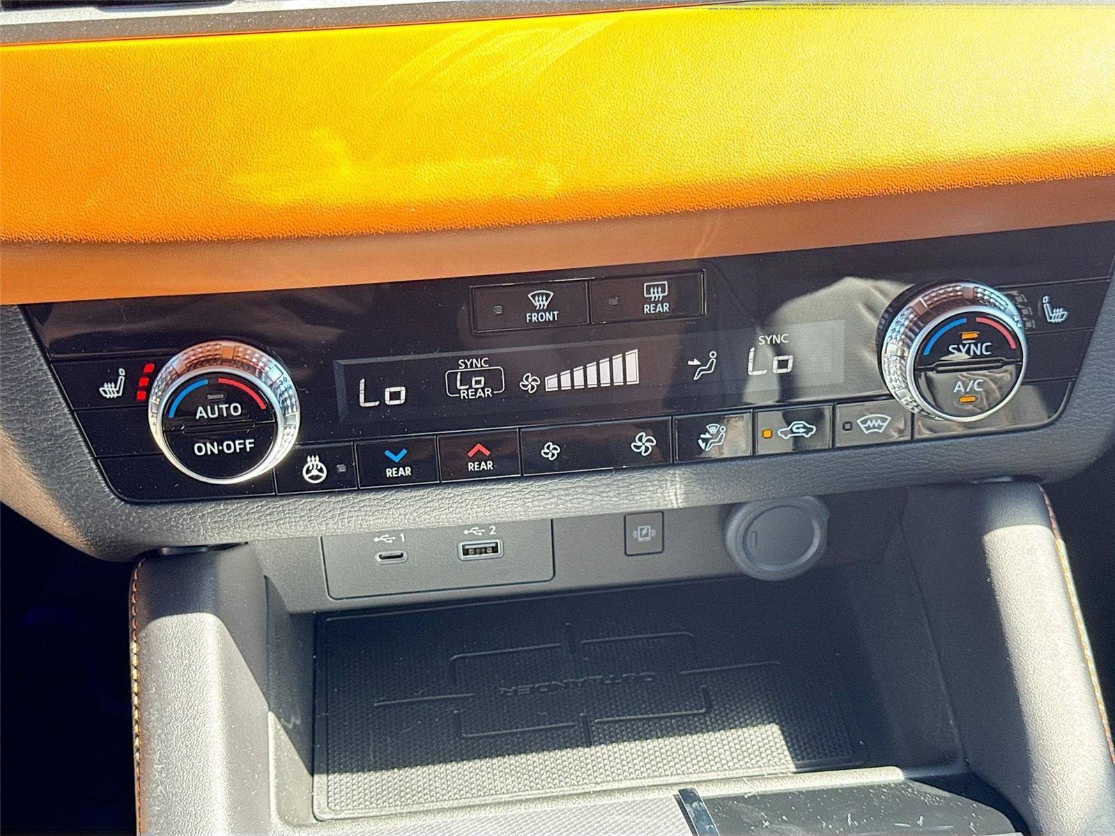 New 2025 Mitsubishi Outlander SEL AWD/4WD image 16