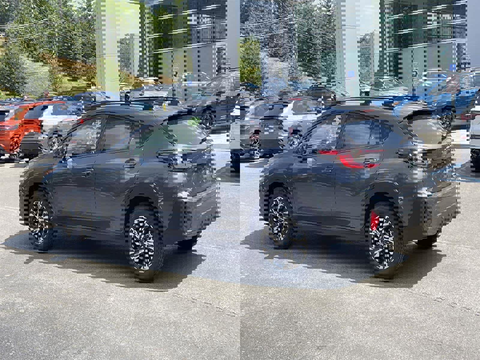 Used 2025 Subaru Crosstrek 2.0i Premium image 3