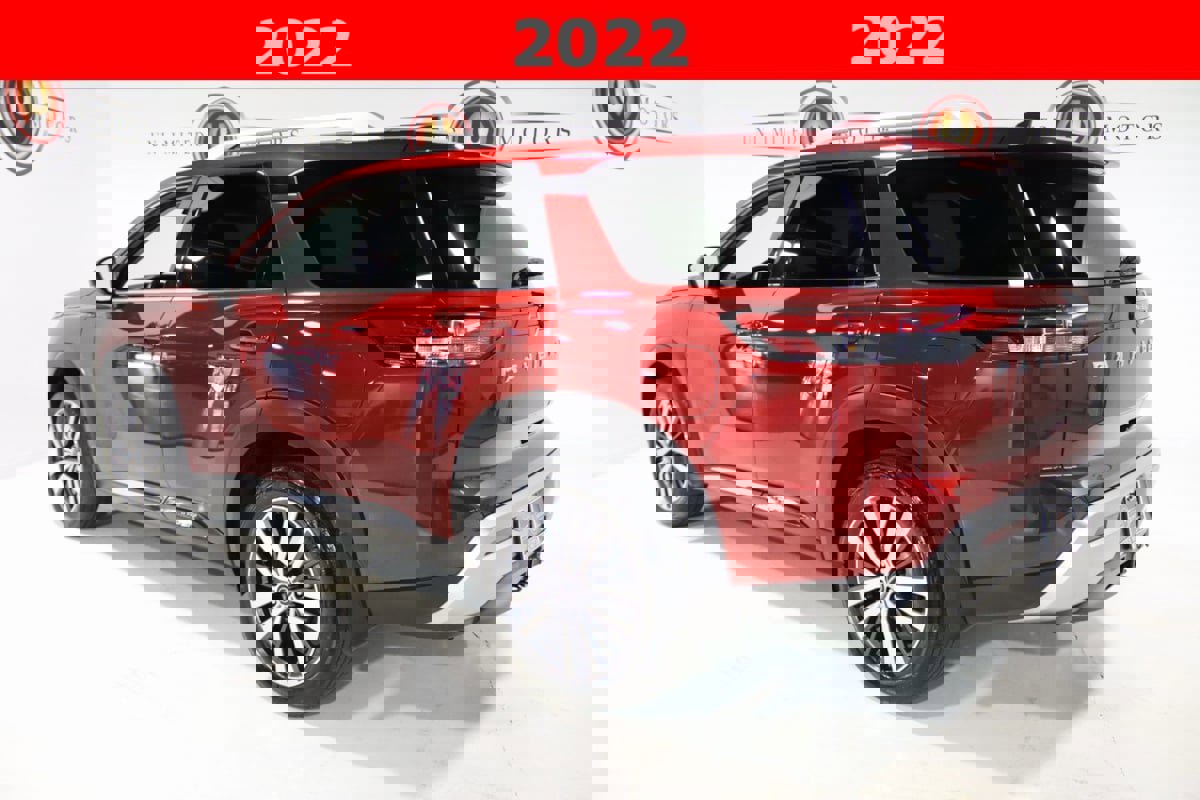 Used 2022 Nissan Pathfinder Platinum w/ Cargo Package image 3