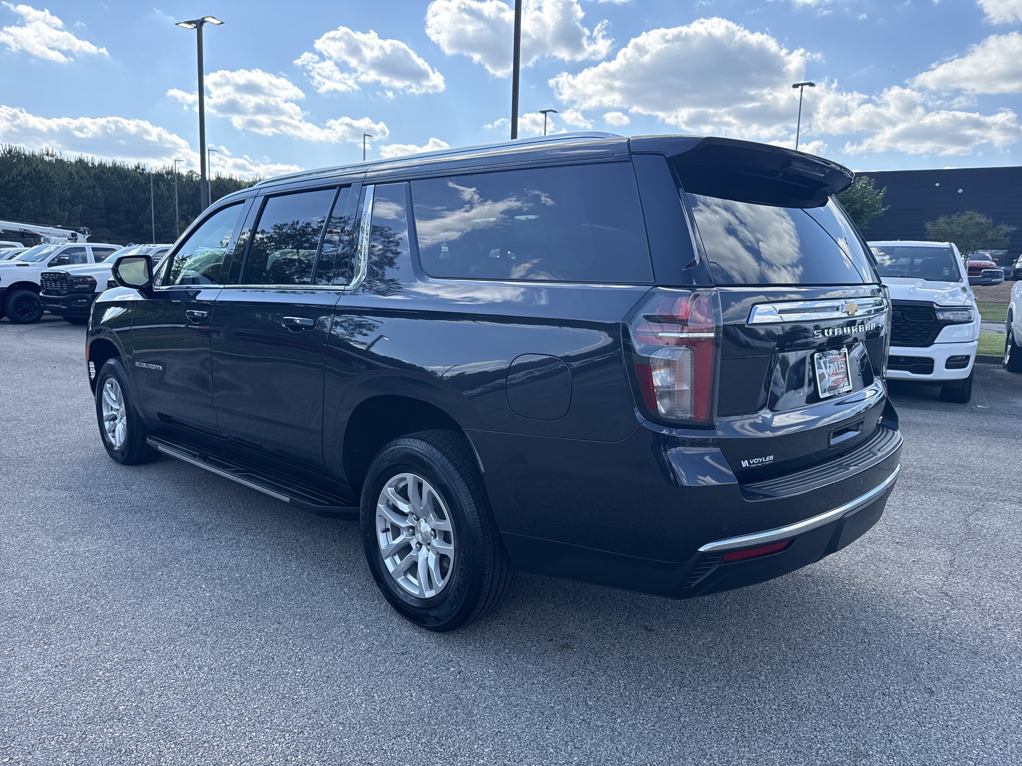 Used 2024 Chevrolet Suburban LT AWD/4WD image 5