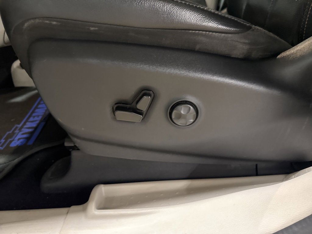 Used 2020 Chrysler Pacifica Touring-L image 13