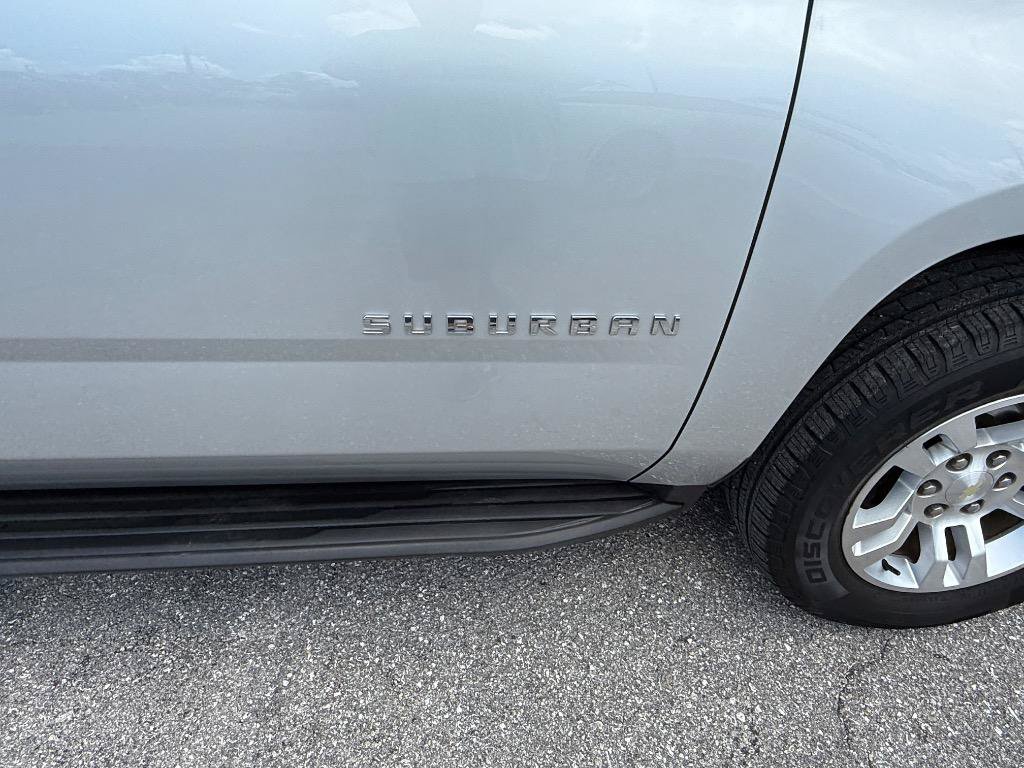 Used 2020 Chevrolet Suburban LT AWD/4WD image 7