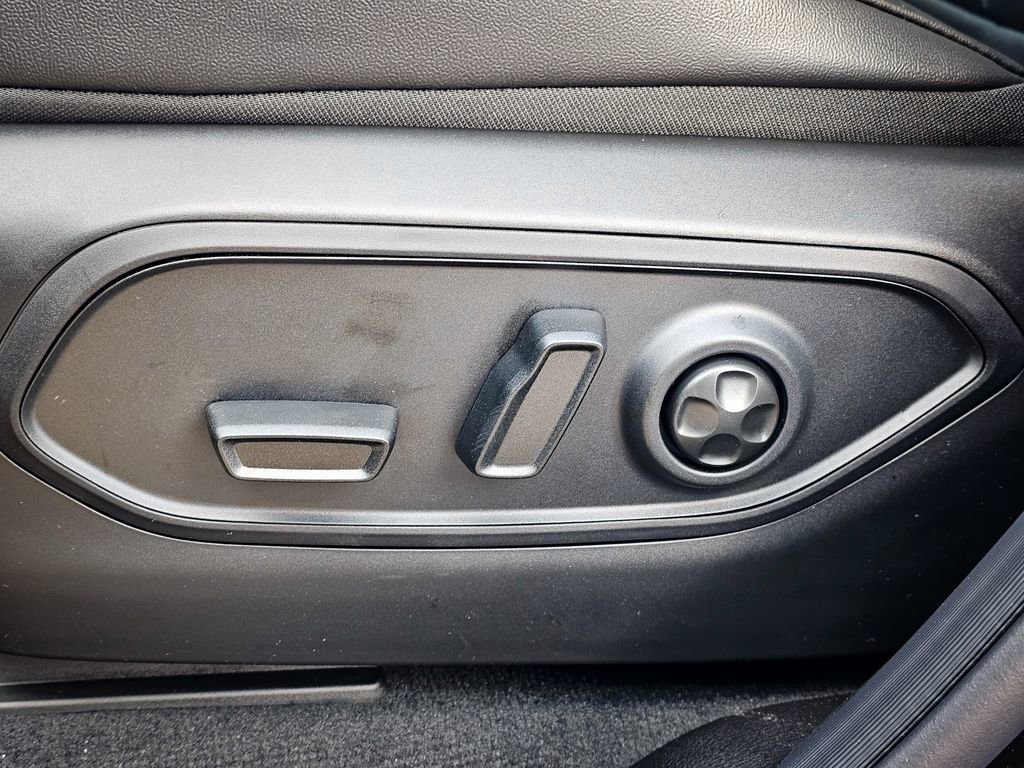 New 2025 Jeep Grand Cherokee L Limited w/ Black Appearance Package image 16