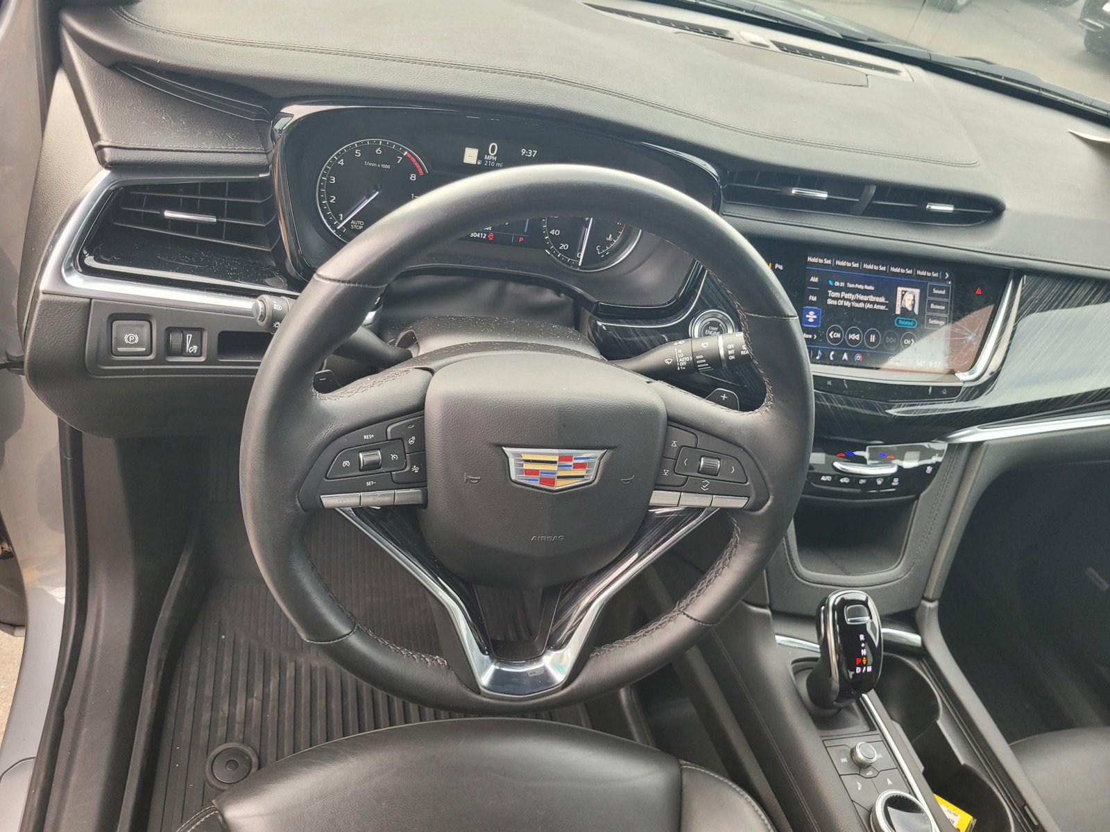 Certified 2025 Cadillac XT6 Premium Luxury FWD image 27